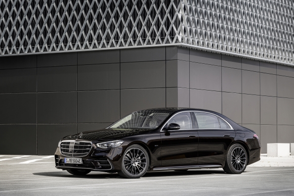 The New Mercedes Benz S Class Automotive Luxury Experienced In A Completely New Way Mercedes Benz Newsroom
