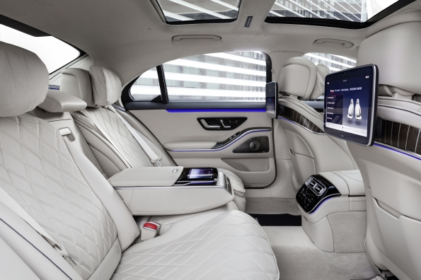 The New Mercedes Benz S Class Automotive Luxury Experienced In A Completely New Way Mercedes Benz Newsroom