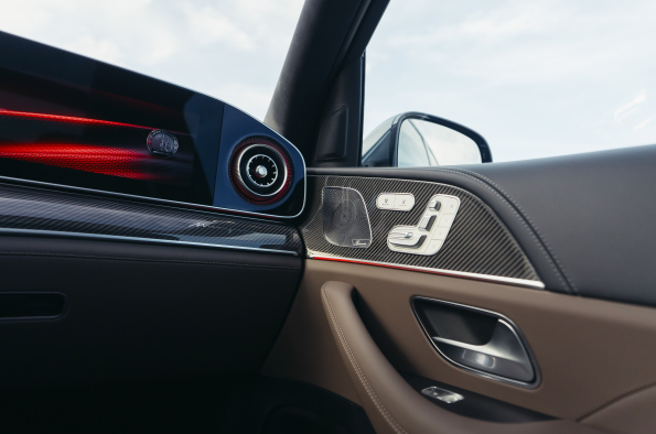 Electrified performance meets efficiency: The new Mercedes-AMG GLE 53 4MATIC+ and GLE 53 HYBRID 4MATIC+ models