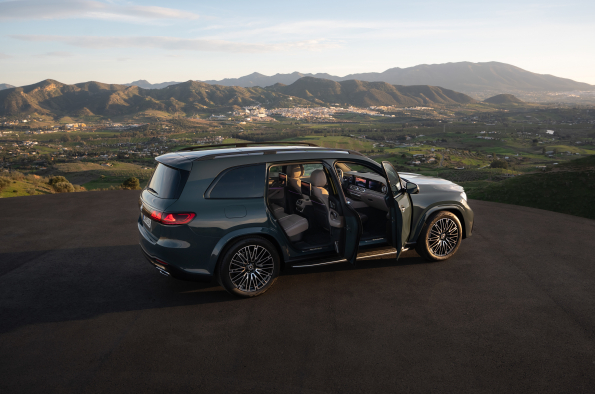 The new Mercedes-Benz GLS
