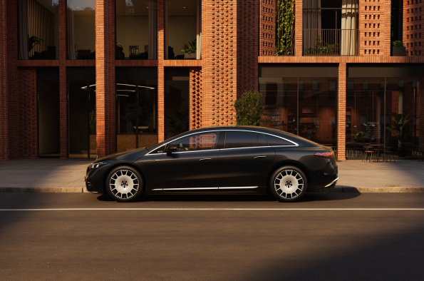 The new Mercedes-Benz EQS: Smarter than ever. Further than ever.