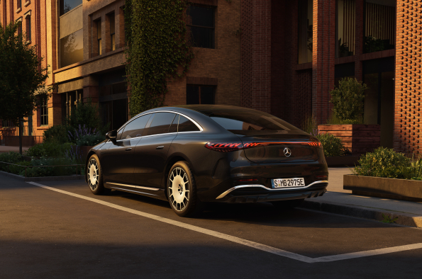The new Mercedes-Benz EQS: Smarter than ever. Further than ever.