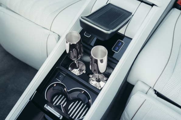 Mercedes-Maybach GLS 680 Dark petrol uni / Verde silver MANUFAKTUR Maybach Exclusive Nappa Leather Chrystal white/Silver grey pearl