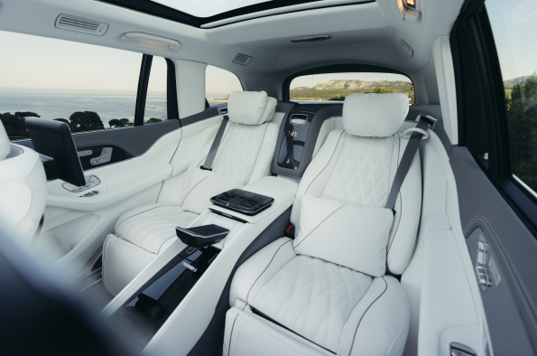 Mercedes-Maybach GLS 680 Dark petrol uni / Verde silver MANUFAKTUR Maybach Exclusive Nappa Leather Chrystal white/Silver grey pearl