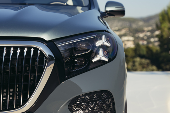 Mercedes-Maybach GLS 680 Dark petrol uni / Verde silver MANUFAKTUR Maybach Exclusive Nappa Leather Chrystal white/Silver grey pearl