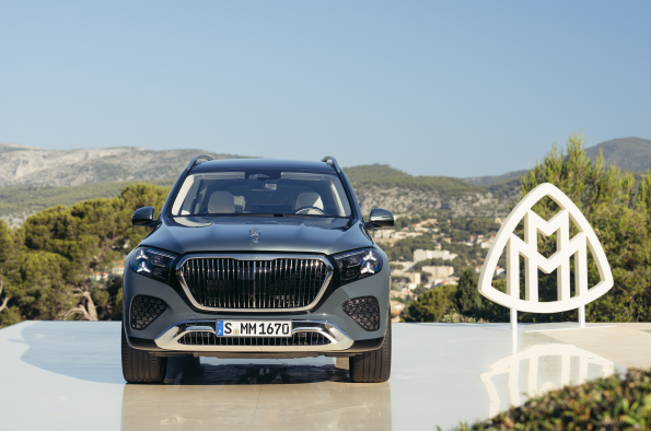 Mercedes-Maybach GLS 680 Dark petrol uni / Verde silver MANUFAKTUR Maybach Exclusive Nappa Leather Chrystal white/Silver grey pearl