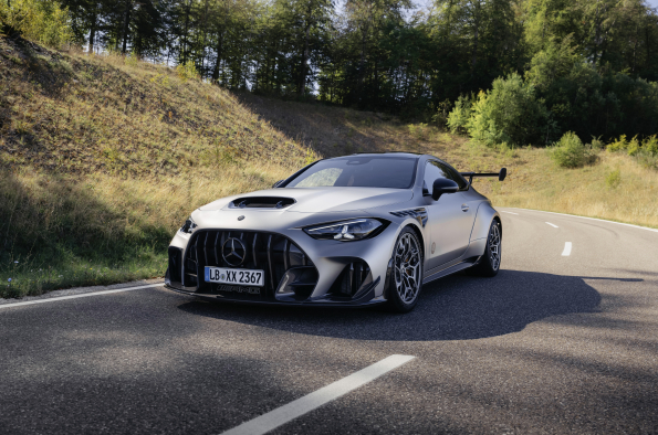 Mercedes-AMG CLE 646 Spezialanfertigung: Purist High-Performance Coupé for Maximum Driving Dynamics